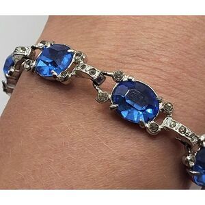 Vintage 1940s Something Blue Bracelet 7.75in Oval Faceted Bracelet